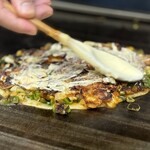 お好み焼き ふじや - 「ねぎ焼き」にマヨネーズはあまりつけないんですが
      こちらのマヨネーズは主張してこないコク担当なので
      ぜひかけてもらうようにしている(´◡͐`)