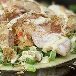 お好み焼き ふじや - 重ねられた具材が口の中でとても相性良く香る