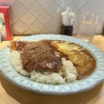 フラヌール - ステーキカレー（チーズトッピング）