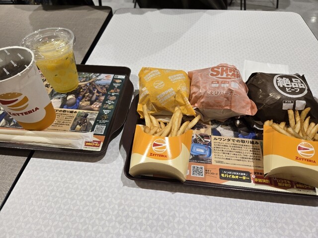 ZETTERIA CiiNACiiNA弘前店のハンバーガー｜弘前駅前の人気店