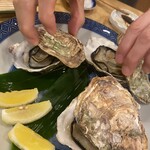 さかなや 日の出丸 - 蒸し牡蠣