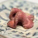 銀座焼肉 Salon de AgingBeef - 特上黒タン、熟成タン