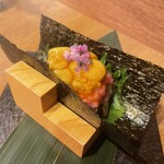 お肉屋 けいすけ 三男坊 - 和牛タルタルと雲丹のお寿司