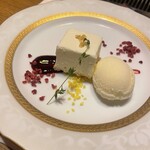 お肉屋 けいすけ 三男坊 - デザートのチーズケーキはオーナーさんのお母さまレシピ