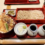 永坂更科 布屋太兵衛 - 料理写真:海老天丼 合盛り膳（税込2,500円）