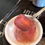 とんかつ翁 - 星はレベル的には3.8-4.0の間くらい。
      なのだけど、他の3.8点のお店は2000円オーバー
      なのに対し、ここは、1600円と高コスパなので。
      星は4.0としました。