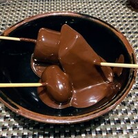 ロビーラウンジ 「マーブルラウンジ」 ヒルトン東京 - チョコレートファウンテン(マシュマロ、葡萄、メロン)