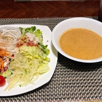 ロビーラウンジ 「マーブルラウンジ」 ヒルトン東京 - スイートコーンスープとサラダ
