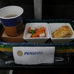 PERU RAIL - 道中、軽食が出てきます。
