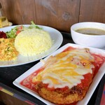 Delícias Da Dri - 料理写真:Filé de frango à parmegiana