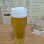 デリー - 生を飲んで待ちます。