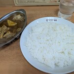 デリー - インドカレーです。液体のようなカレーでした。