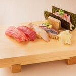 鮨とラーメン うおがしや - 料理写真: