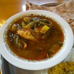 インディアン・レストラン　ロタ - サバと小松菜のカレー