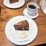 タカオ コーヒー - ベリーのケーキとコーヒー