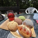 高見石小屋 - 揚げパン　コケモモジュース