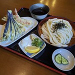 手打ちうどん 自遊席 - 季節の天ぷら盛り合わせ ざるうどんセット