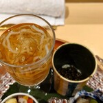 銀座 しのはら - （グラスの中）魚素麺、黄色と白と緑の縦線の器）キャビアとサワークリームに胡瓜を合わせたもの