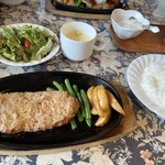 ステーキにこにこ牛 - 