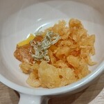 資さんうどん 八千代店 - セルフサービス品（漬物、天かす、とろろこんぶ）