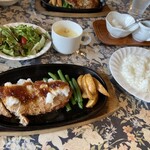 ステーキにこにこ牛 - 