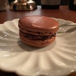 アイニーク - チョコレートマカロン