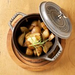 CAFE & PIZZERIA HARBOR - ”ごろごろポテト アンチョビバター”ポテト×アンチョビ×バターの禁断の組み合わせローズマリーの香りも〇