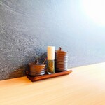 うな賀 - 卓上常備。