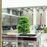 うな賀 - お向かいは。"新国立劇場"。