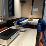 焼肉 高牛園 - 4名席と6名席