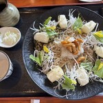 そば処みよし - 揚げもちそば、冷たい、大盛り！