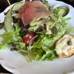 BECK - 圧巻のボリュームのサラダ