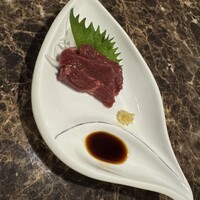 馬刺しと焼き鳥 グルマン三年坂 - 