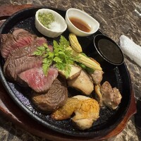 馬刺しと焼き鳥 グルマン三年坂 - 