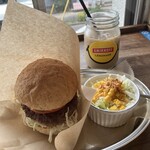 ヤチクロバーガー - 