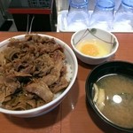 東京チカラめし - 焼き牛丼に生卵をプラスしました。