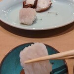 新日本料理おぶね - お造り：三河湾の蛸 低温醤油煮、舞阪の鱧 神経締め 炭火皮目焼き。梅肉、自家製ポン酢、酢橘塩でいただきます。