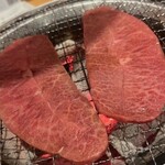 炭火焼肉エイト - 