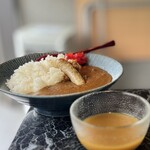 なんか喰ぃ亭 - 和牛すじカレーご飯500g 冷たいカレースープ