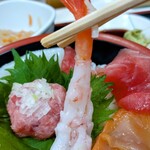 勢登鮨 - 八食丼(酢飯)の甘えび