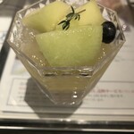 ガトー・ド・ボワイヤージュ - 料理写真:メロンとヨーグルトのヴェリーヌ
