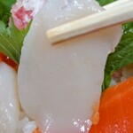 勢登鮨 - 八食丼(酢飯)のほたて