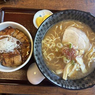 ぶたどん処 ぶた屋_1