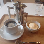 トーコーキッチン - バニラアイス　ホットコーヒー