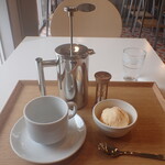 トーコーキッチン - バニラアイス ホットコーヒー