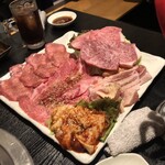 焼肉 福ちゃん 二代目 翔 - セットのお肉、我が家では十分な量でした。
