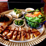 ことばのはおと - 青春ごはんプレート（1,000円：14:00以降のオーダーではドリンクとのセットで100円引き）。ボリュームもあるし彩りも◎。