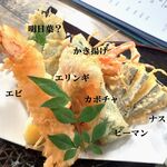 そば処ささや - 美味さもボリュームも満点