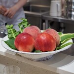 Haruka Murooka - 本日使用する桃