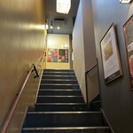 炭火焼 てんま  - 階段のお出迎え